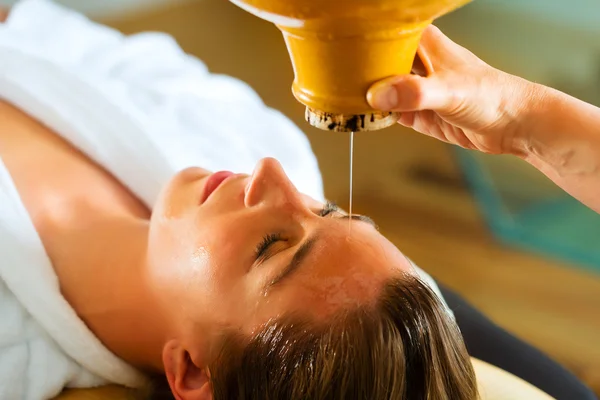 Les bienfaits de l’huile dans les massages ayurvédiques